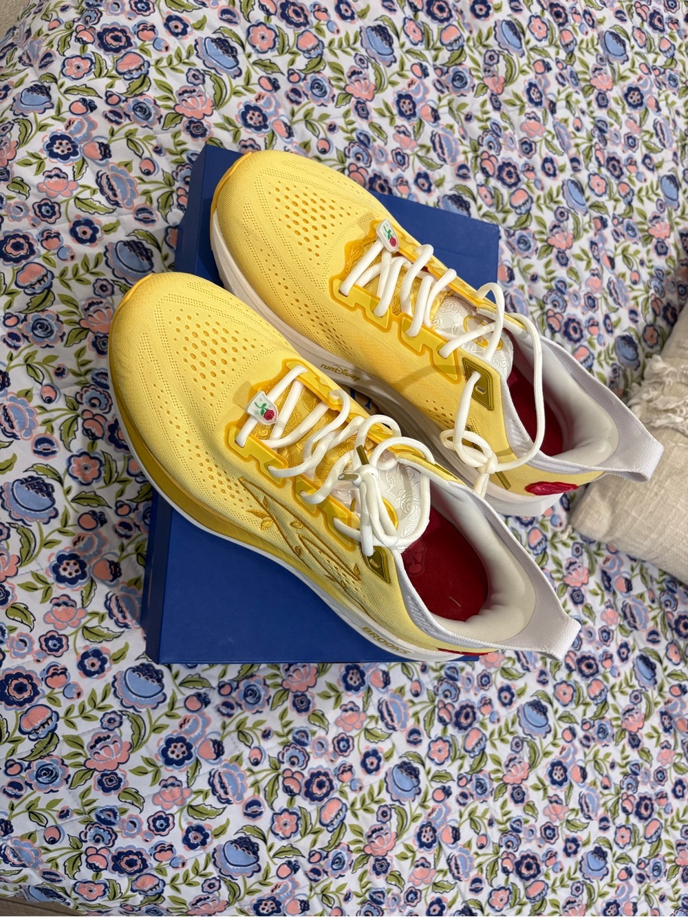 Brooks Limited Edition Disney Belle Glycerin 23